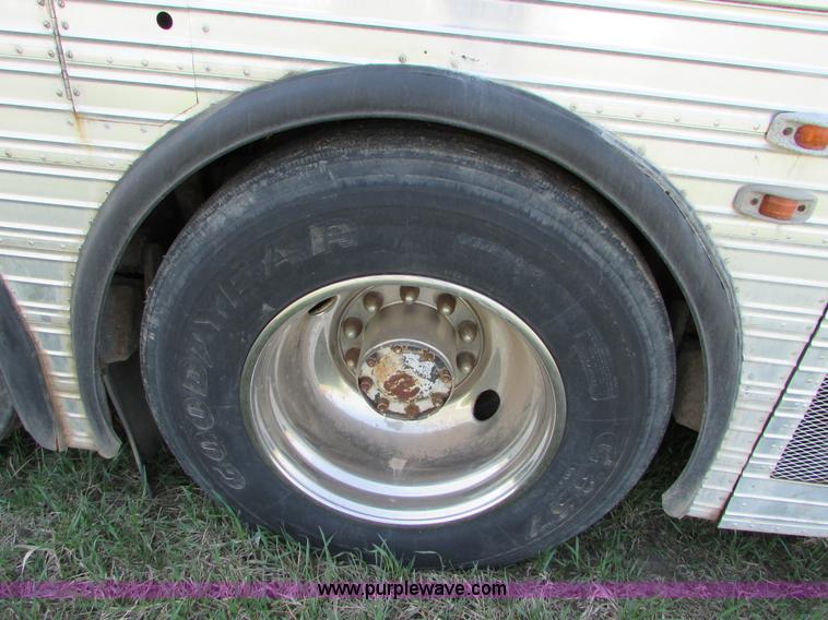 image for item K2570 1987 Eagle 20X bus