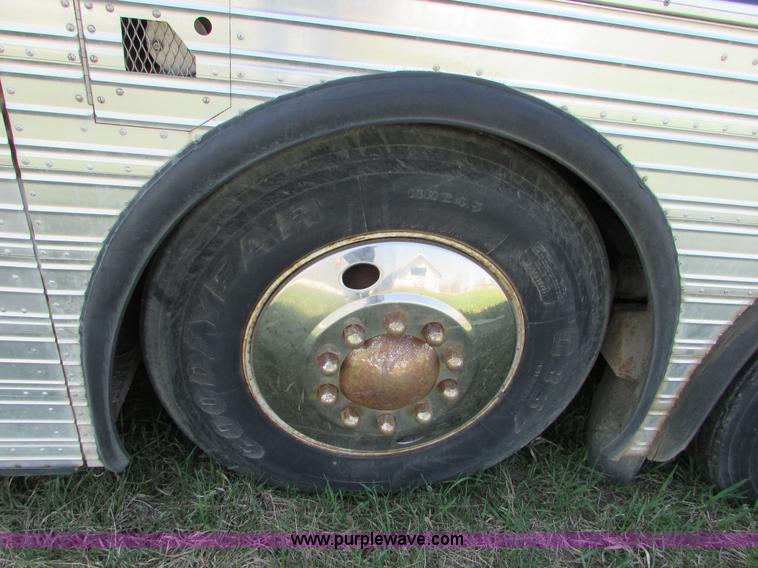 image for item K2570 1987 Eagle 20X bus