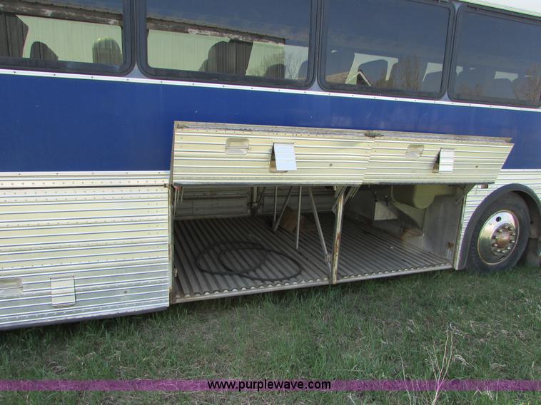 image for item K2570 1987 Eagle 20X bus