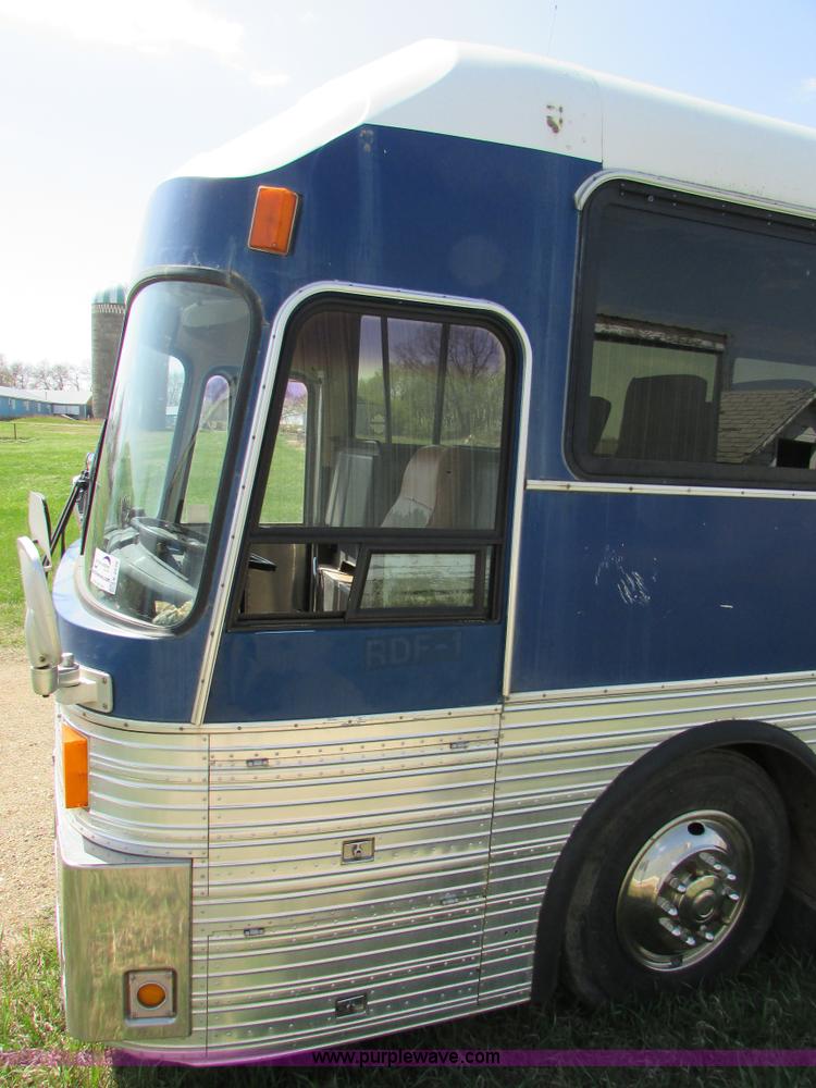 image for item K2570 1987 Eagle 20X bus