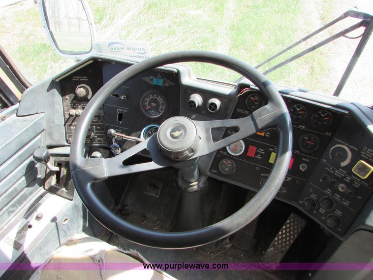 image for item K2570 1987 Eagle 20X bus