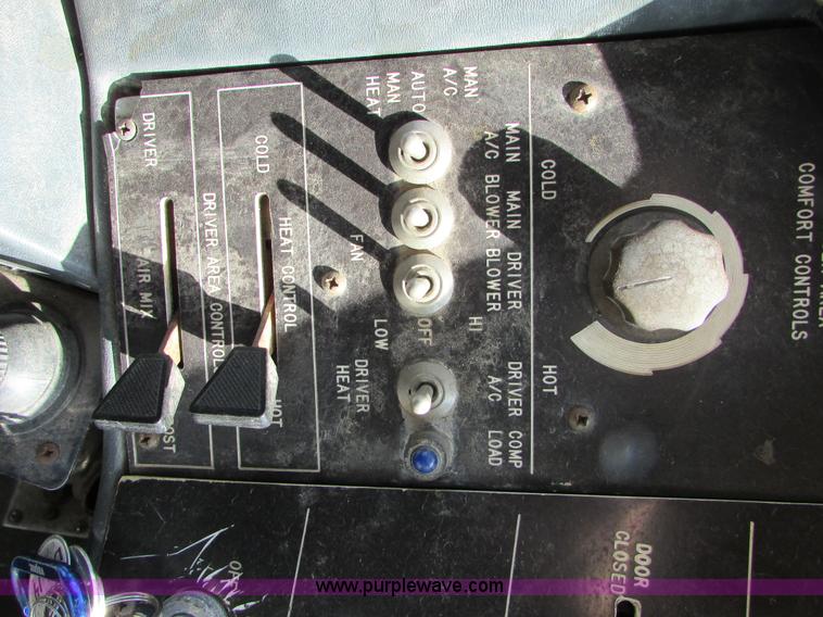 image for item K2570 1987 Eagle 20X bus