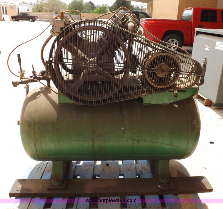 image for item K3848 Dayton 3Z960 air compressor