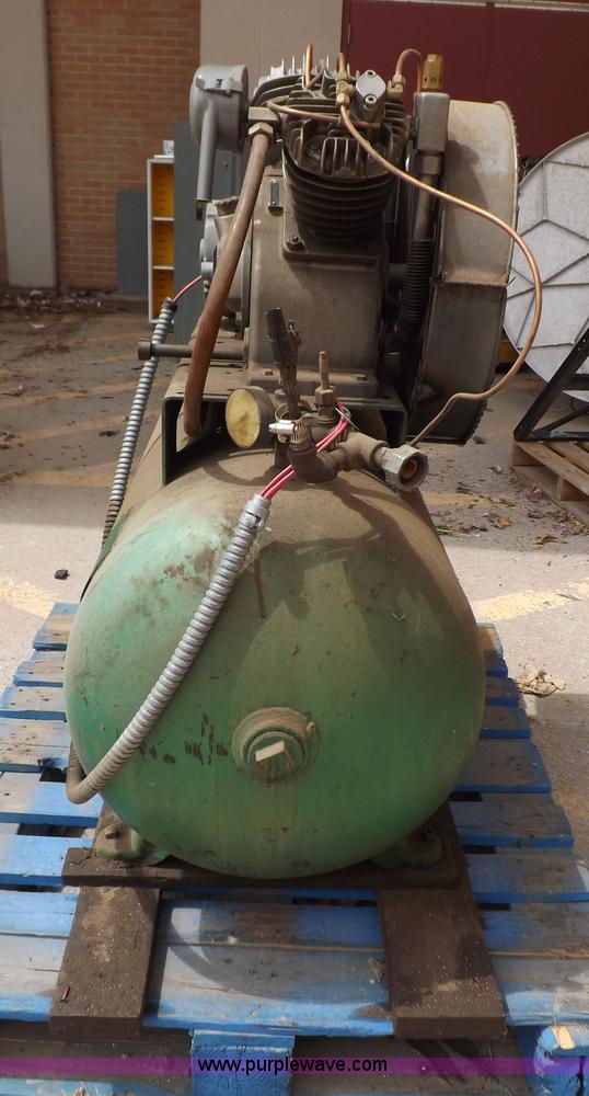 image for item K3848 Dayton 3Z960 air compressor