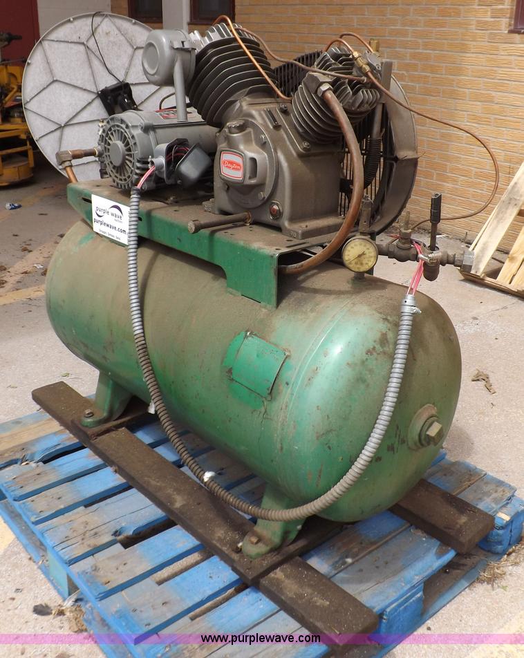 image for item K3848 Dayton 3Z960 air compressor