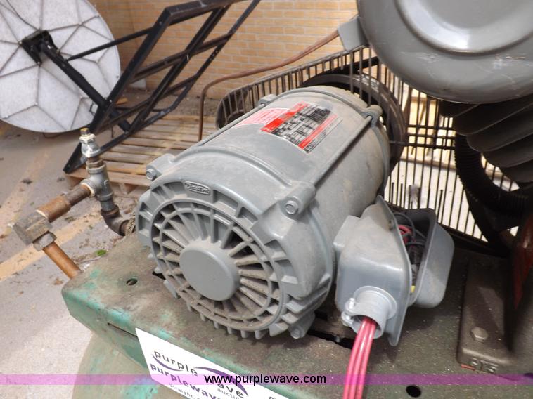 image for item K3848 Dayton 3Z960 air compressor