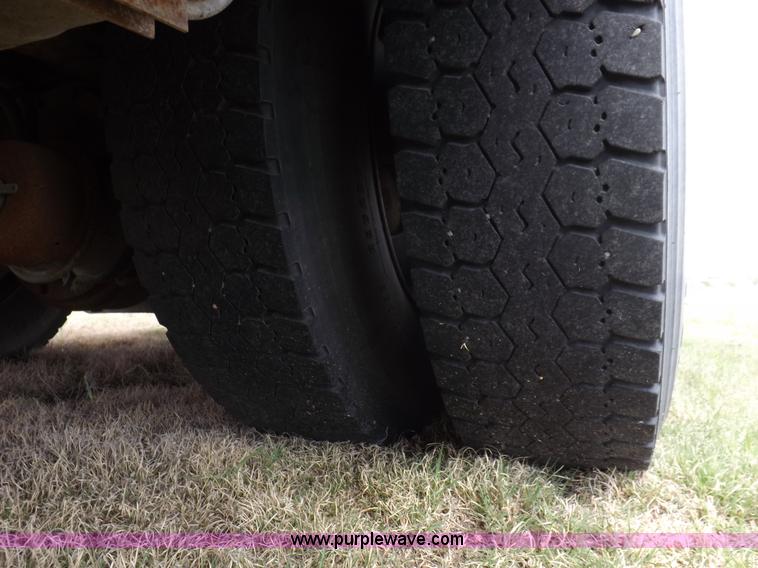 image for item K3851 1997 Blue Bird TC2000 bus