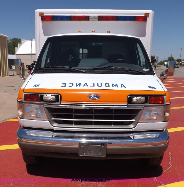 image for item K3853 1992 Ford E350 ambulance