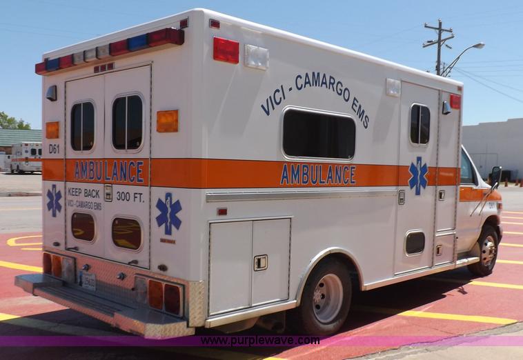 image for item K3853 1992 Ford E350 ambulance