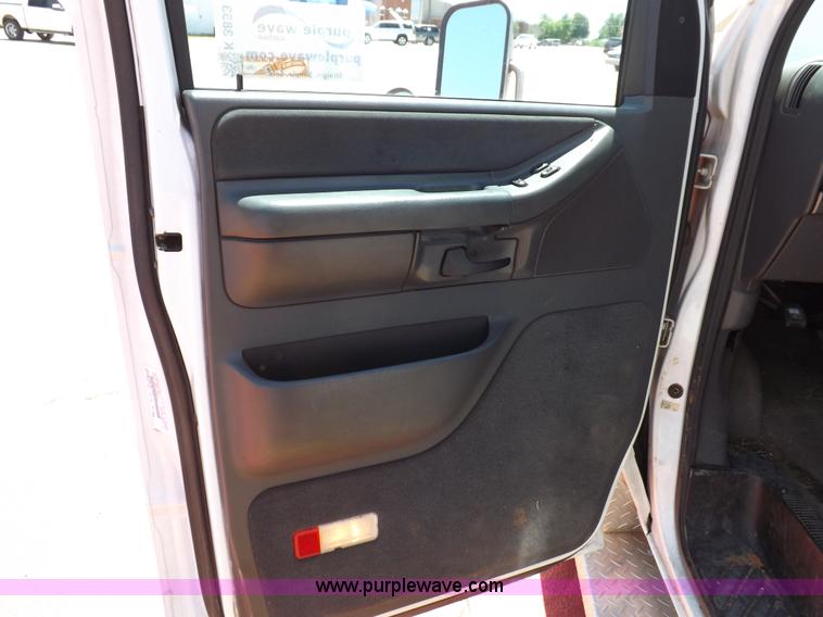 image for item K3853 1992 Ford E350 ambulance