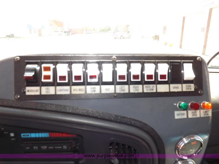 image for item K3853 1992 Ford E350 ambulance