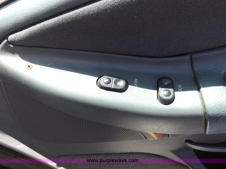 image for item K3853 1992 Ford E350 ambulance