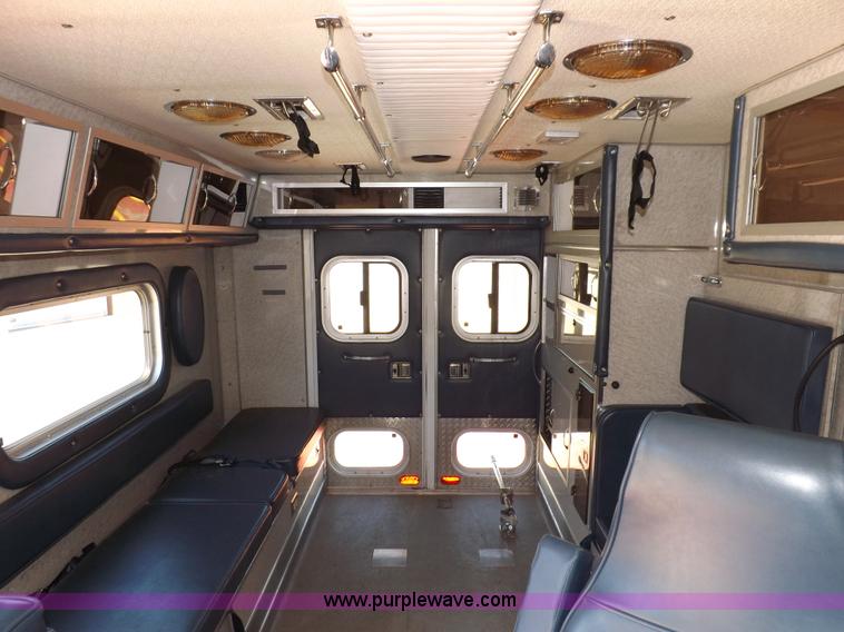 image for item K3853 1992 Ford E350 ambulance