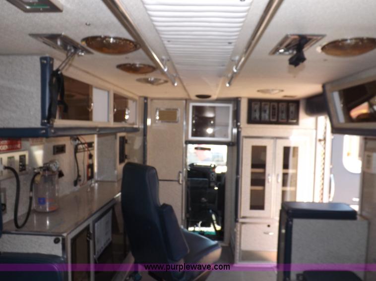 image for item K3853 1992 Ford E350 ambulance