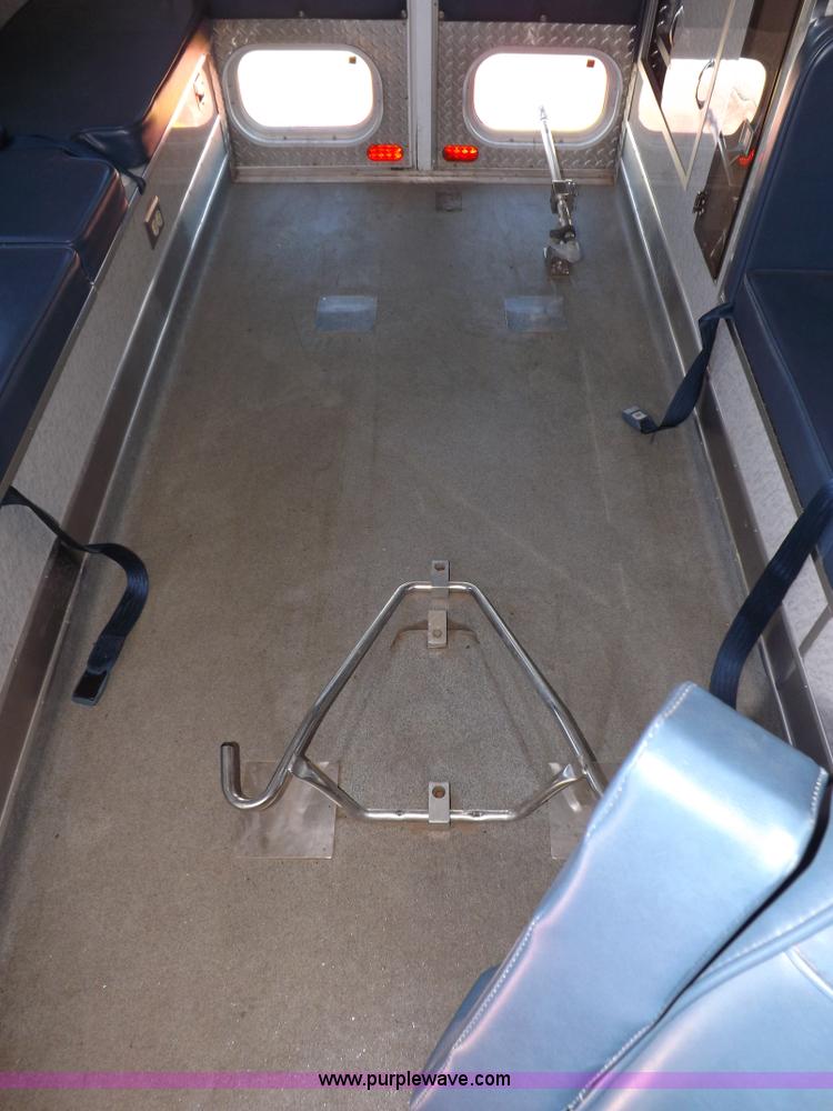 image for item K3853 1992 Ford E350 ambulance