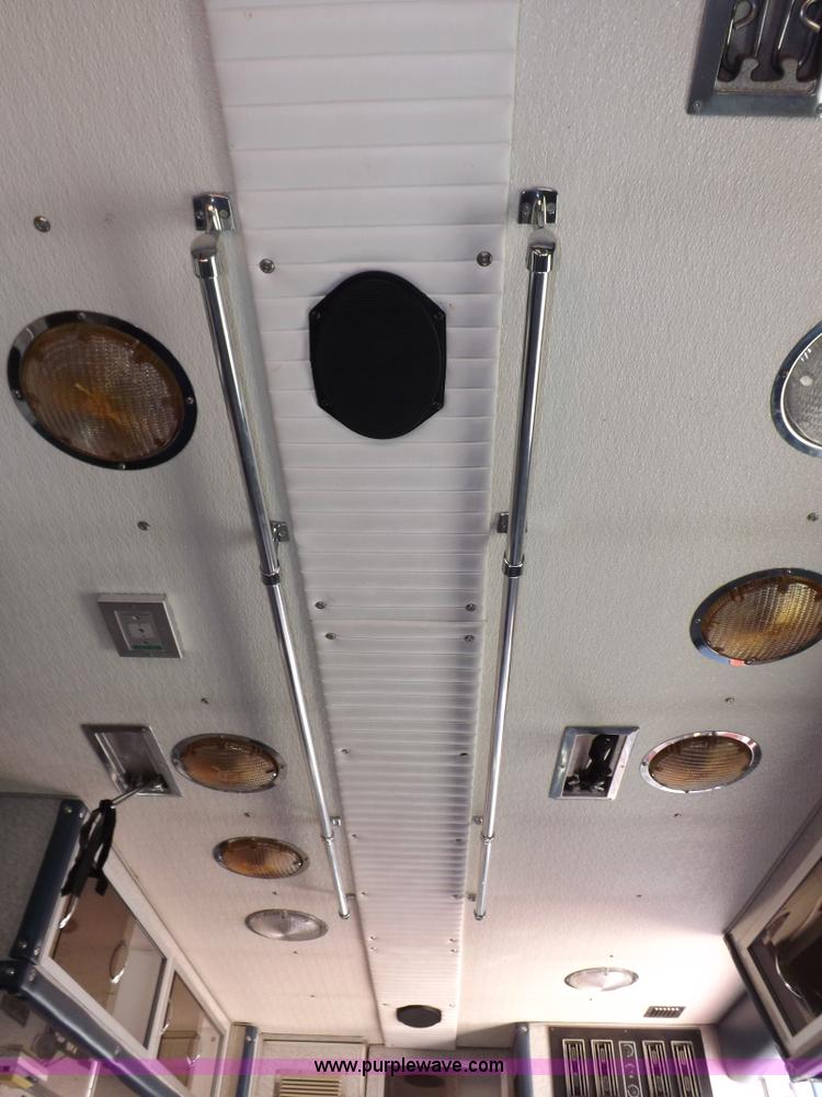 image for item K3853 1992 Ford E350 ambulance