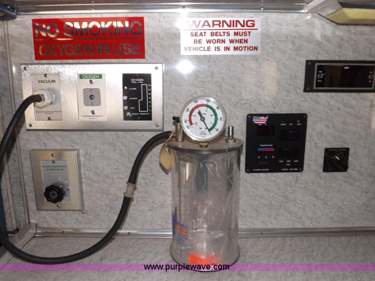 image for item K3853 1992 Ford E350 ambulance