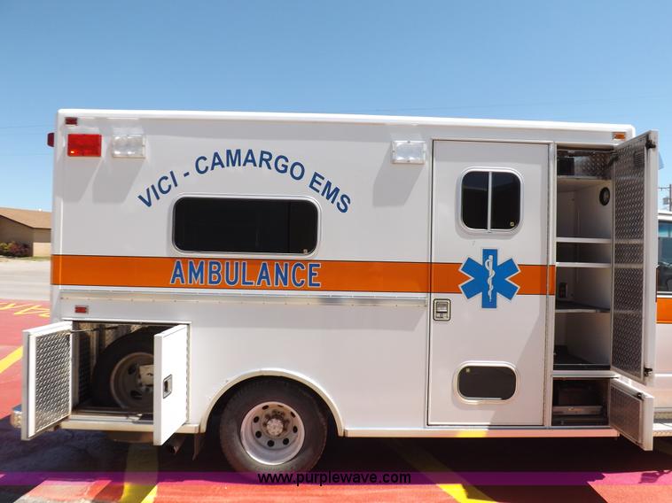 image for item K3853 1992 Ford E350 ambulance