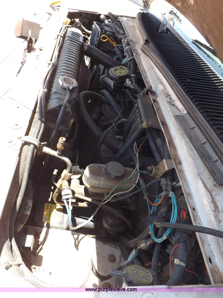 image for item K3853 1992 Ford E350 ambulance