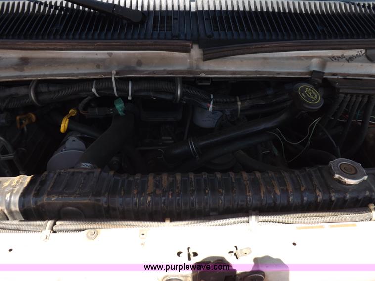 image for item K3853 1992 Ford E350 ambulance