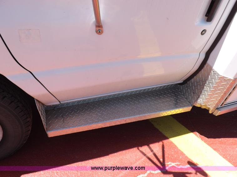 image for item K3853 1992 Ford E350 ambulance