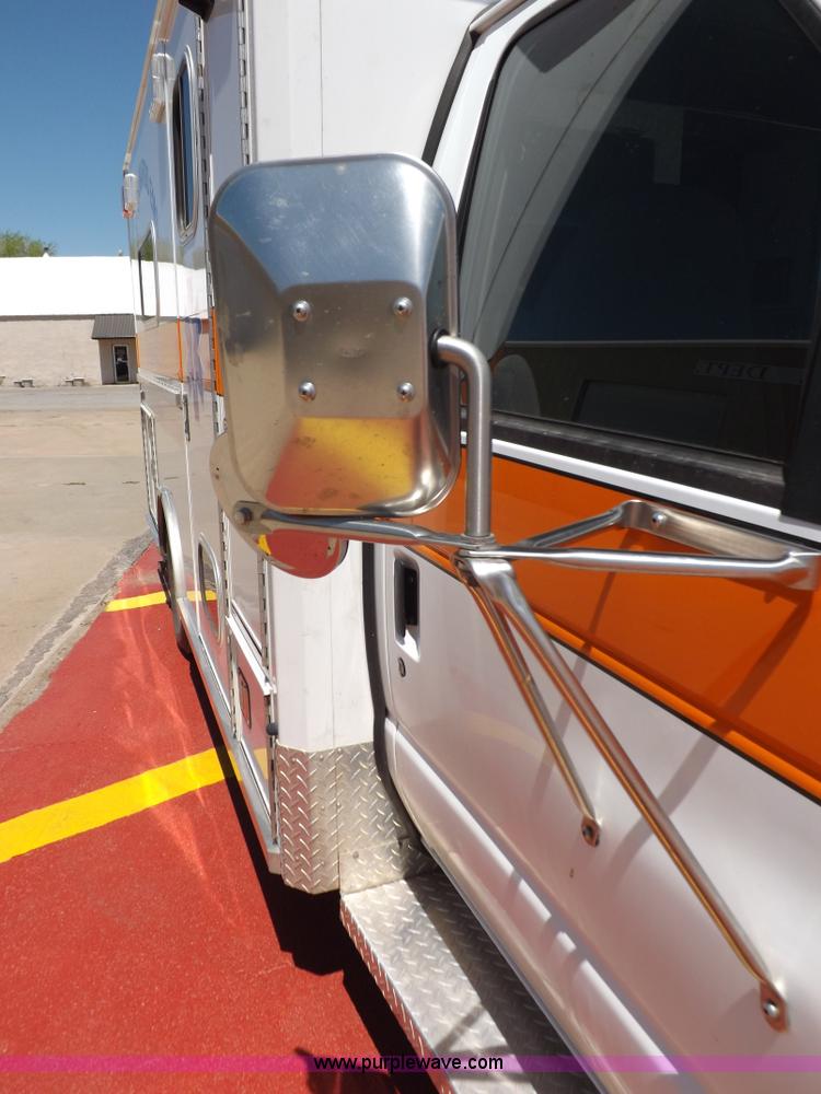 image for item K3853 1992 Ford E350 ambulance