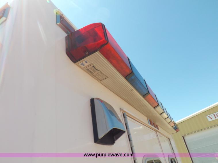 image for item K3853 1992 Ford E350 ambulance