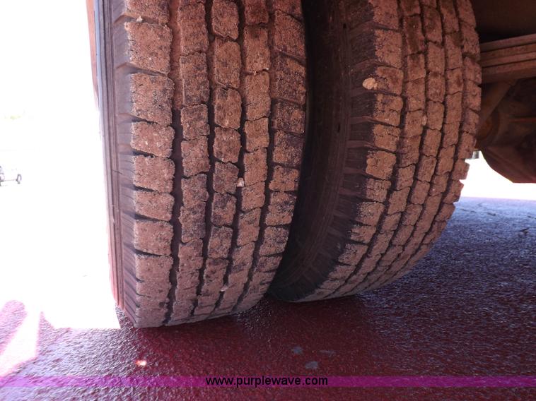 image for item K3853 1992 Ford E350 ambulance