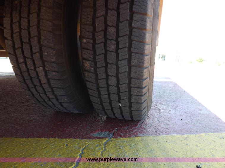 image for item K3853 1992 Ford E350 ambulance