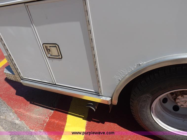 image for item K3853 1992 Ford E350 ambulance