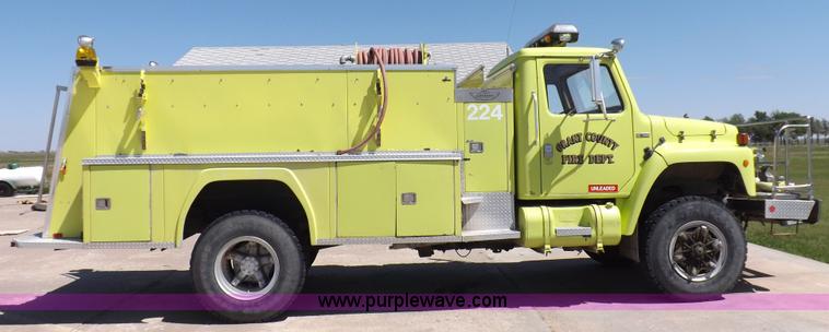 image for item K3924 1981 International S1800 fire truck