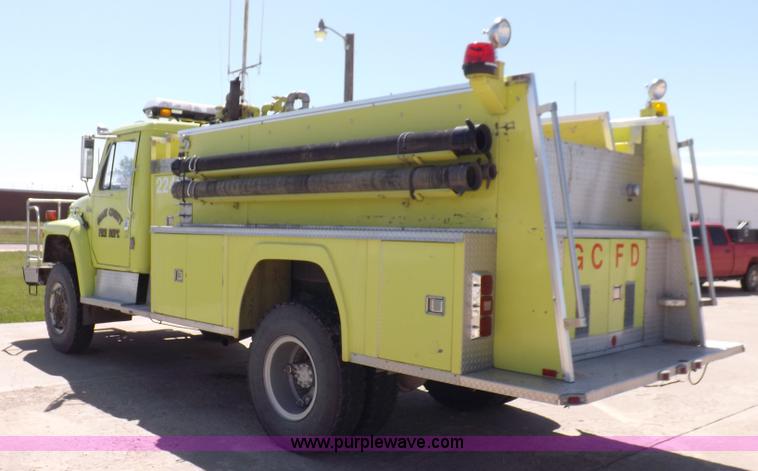 image for item K3924 1981 International S1800 fire truck