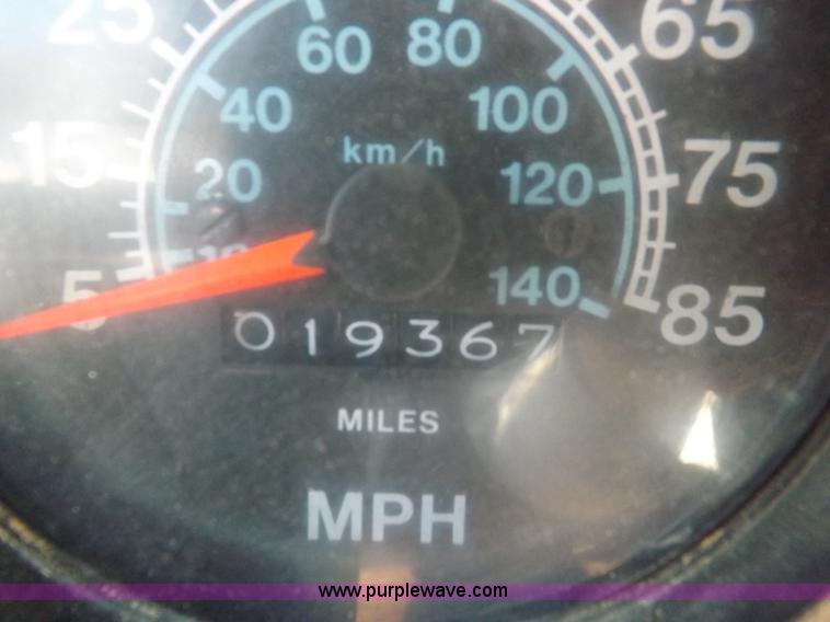 image for item K3924 1981 International S1800 fire truck