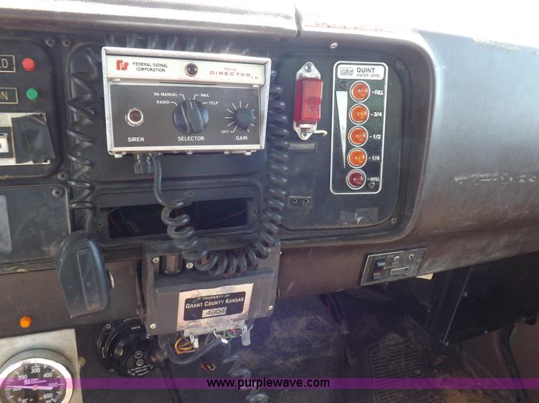 image for item K3924 1981 International S1800 fire truck