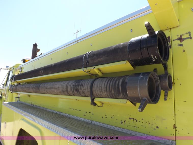 image for item K3924 1981 International S1800 fire truck