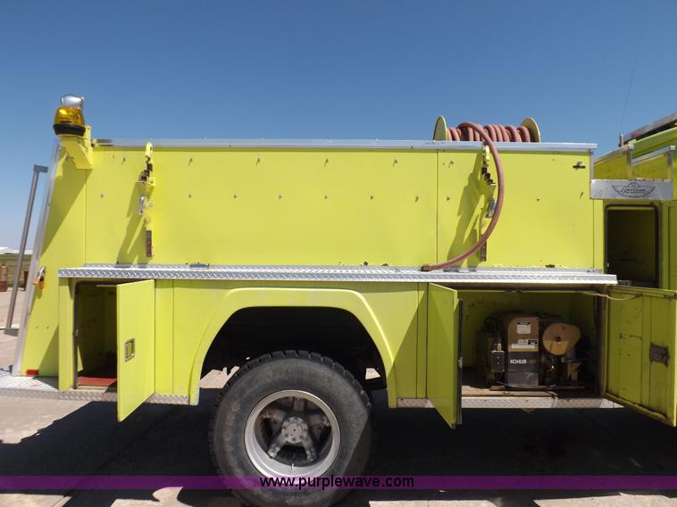 image for item K3924 1981 International S1800 fire truck