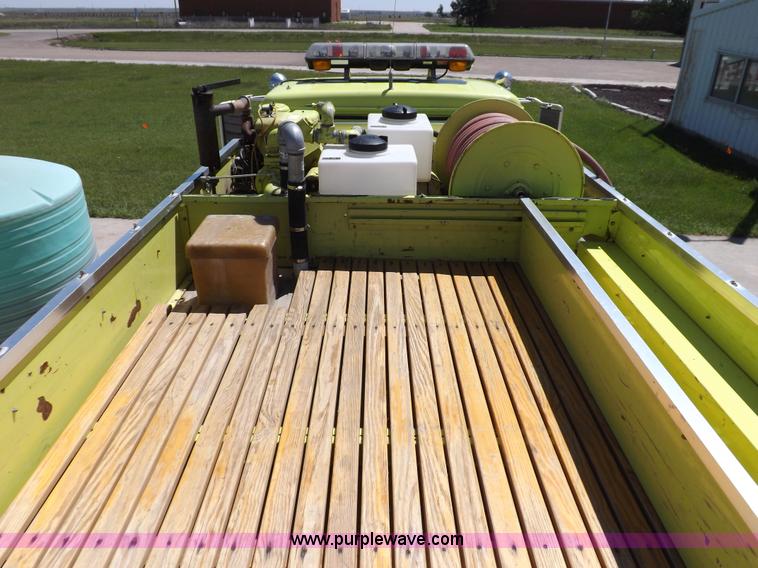 image for item K3924 1981 International S1800 fire truck