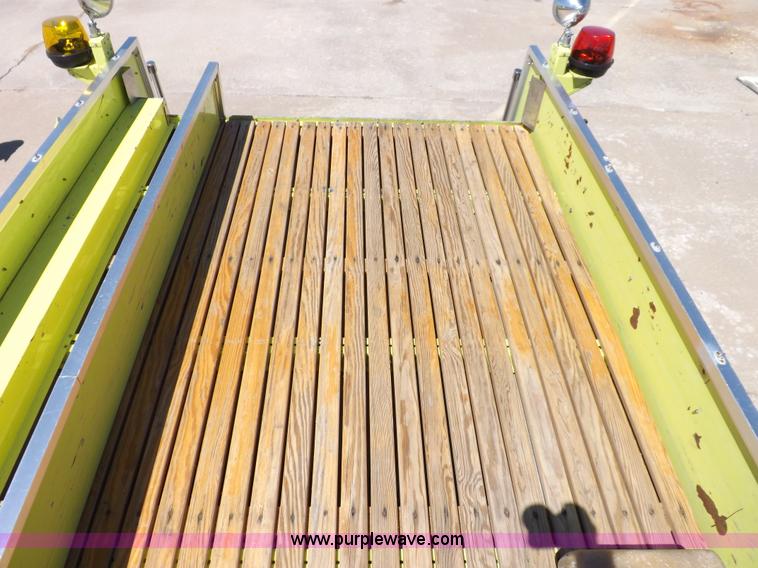 image for item K3924 1981 International S1800 fire truck