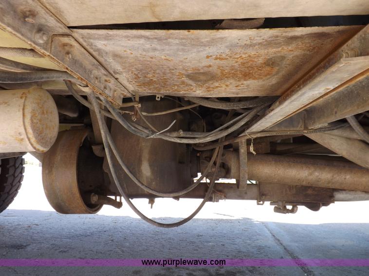 image for item K3924 1981 International S1800 fire truck