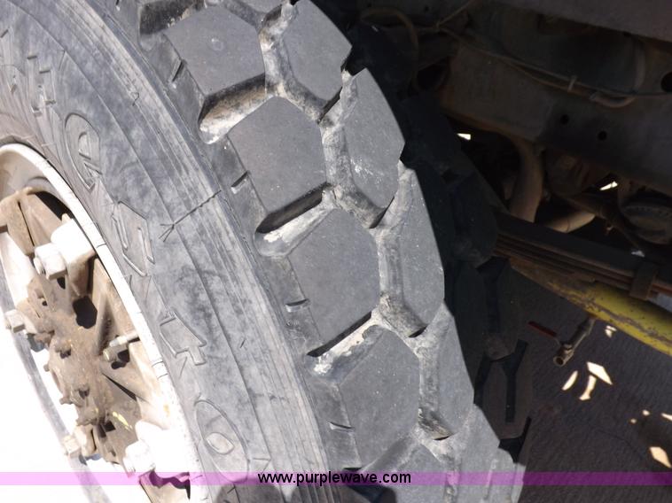 image for item K3924 1981 International S1800 fire truck