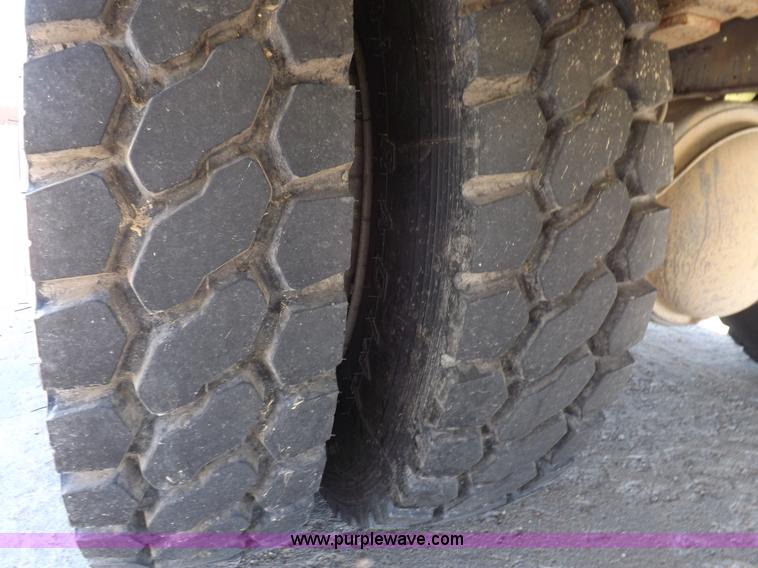 image for item K3924 1981 International S1800 fire truck