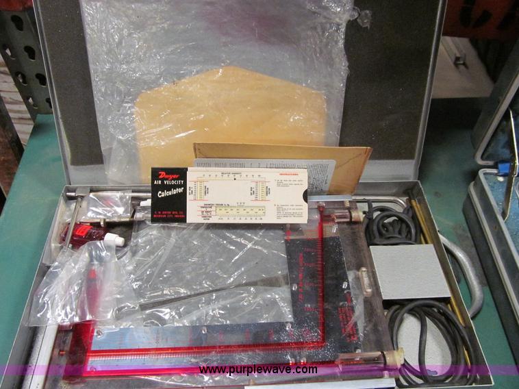 image for item K5594 Alnor velometer with air velocity calculator