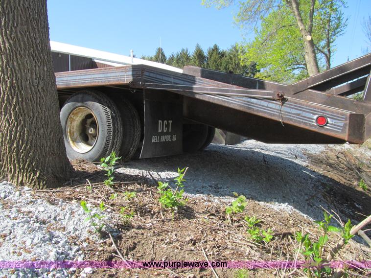 image for item K5624 1993 Dressen equipment trailer