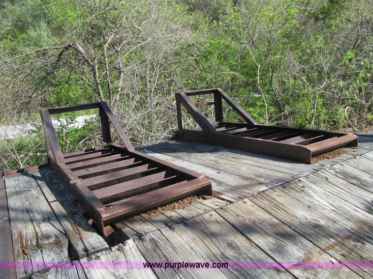 image for item K5624 1993 Dressen equipment trailer