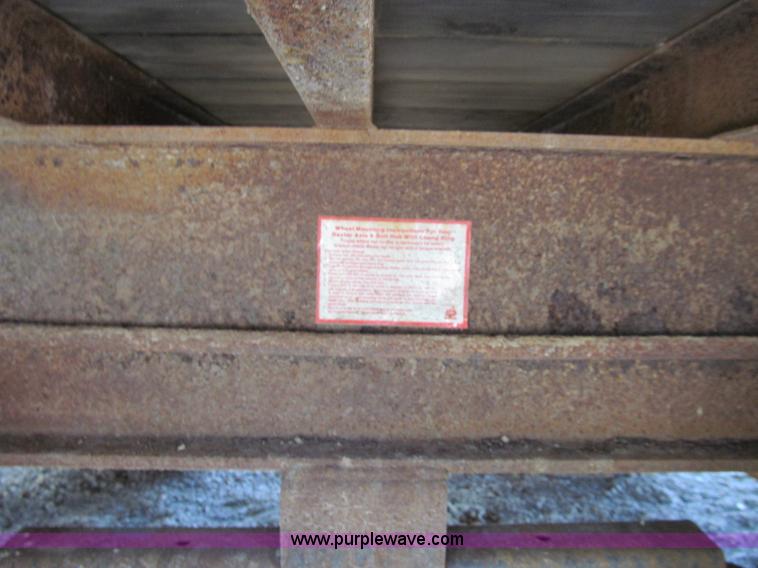 image for item K5624 1993 Dressen equipment trailer