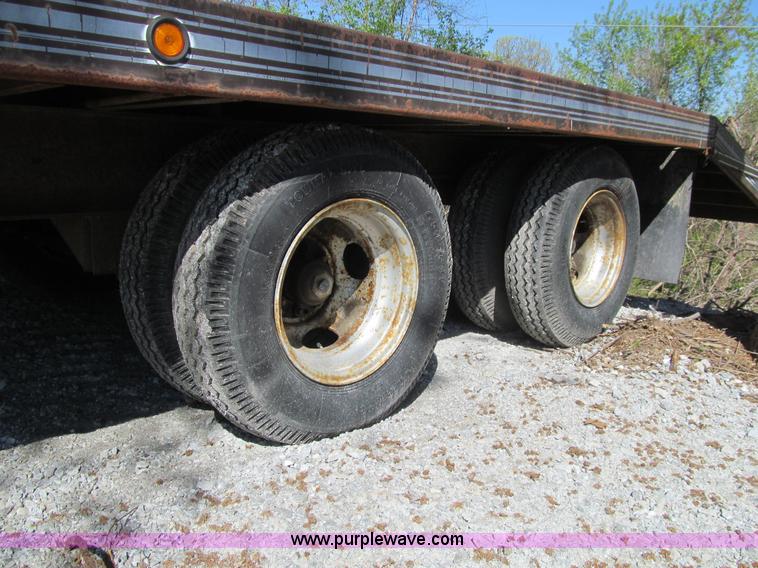 image for item K5624 1993 Dressen equipment trailer