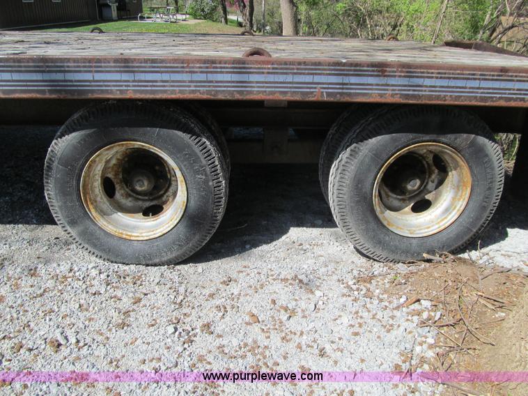 image for item K5624 1993 Dressen equipment trailer