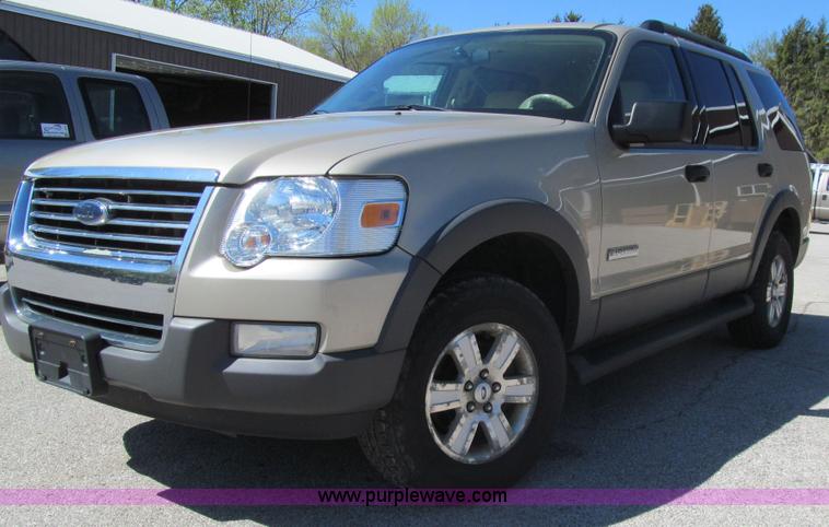 image for item K5625 2006 Ford Explorer XLT SUV