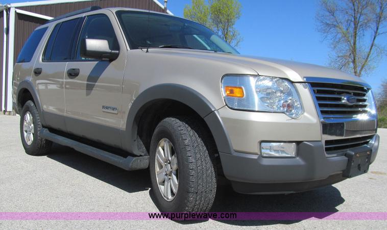 image for item K5625 2006 Ford Explorer XLT SUV
