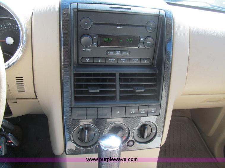 image for item K5625 2006 Ford Explorer XLT SUV